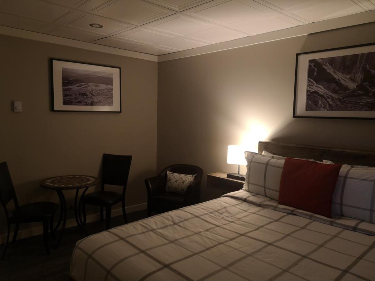 The Cache Hotel And Lodgings Golden Extérieur photo
